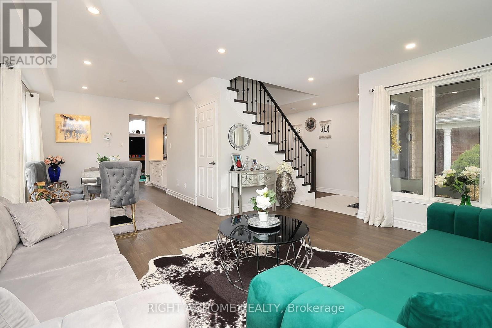 27 FOUNDRY LANE, Whitby (Williamsburg), Ontario, L1P1M5 — Photo 4