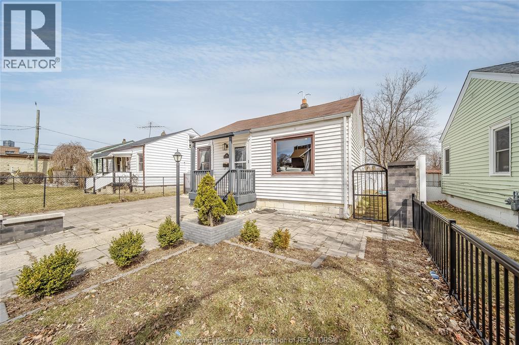 744 MCDOUGALL STREET, Windsor, Ontario, N9A1L8 — Photo 3