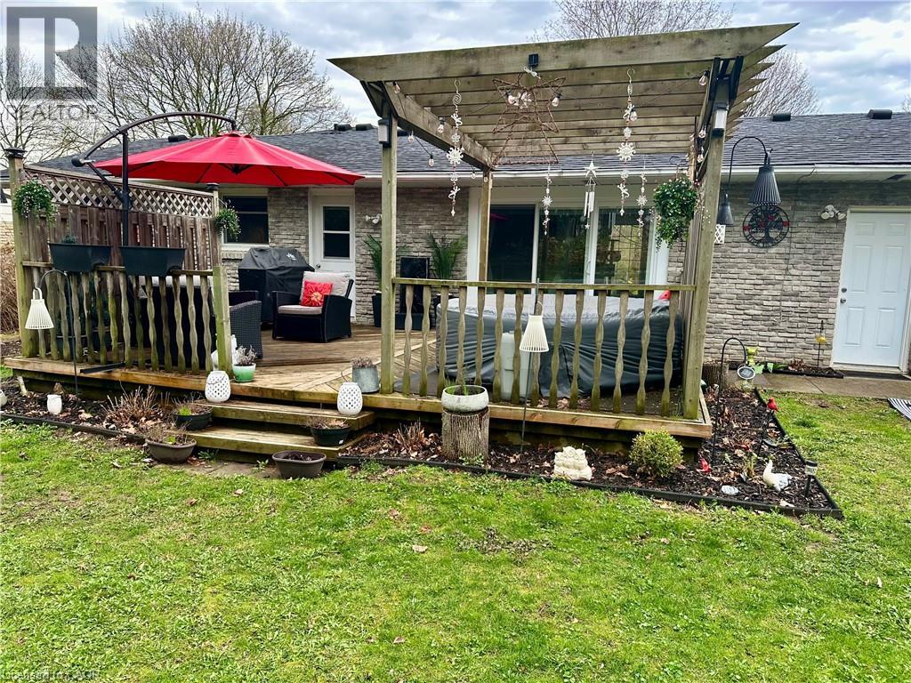 70 BERKLEY Crescent, Simcoe, Ontario, N3Y2K5 — Photo 8