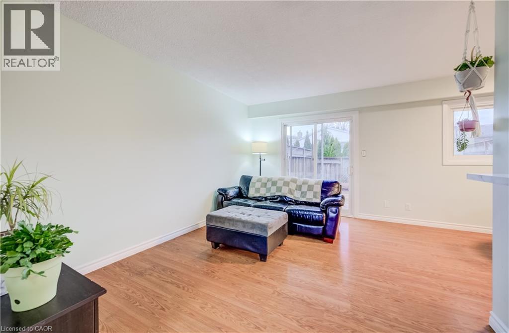 20 WESTMOUNT Mews, Cambridge, Ontario, N1S4J1 — Photo 5