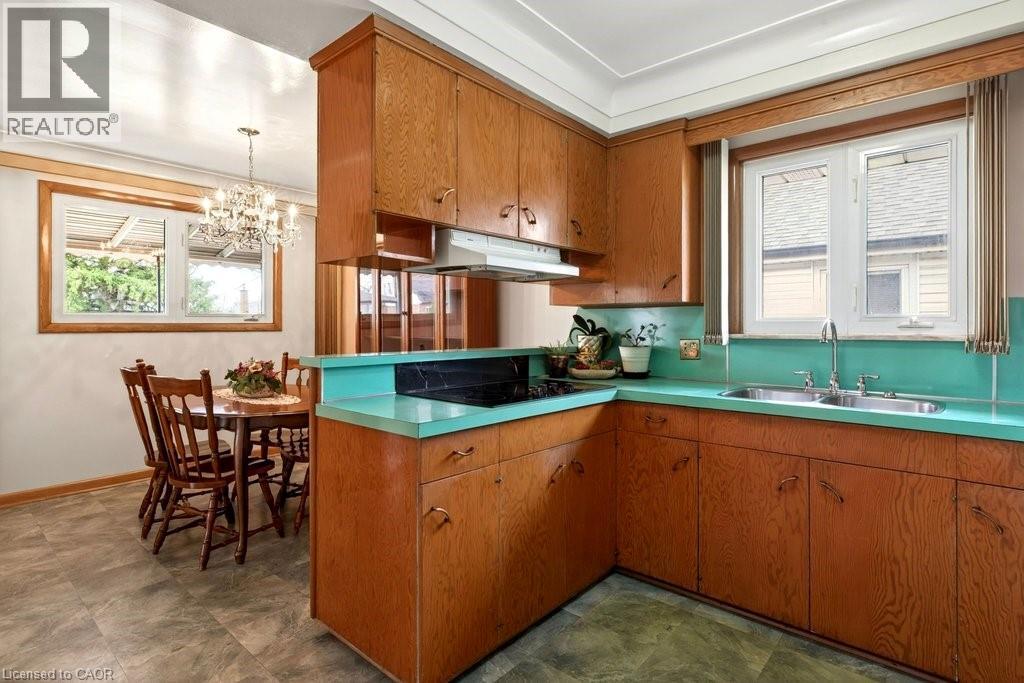 92 REID Avenue S, Hamilton, Ontario, L8K3V1 — Photo 5