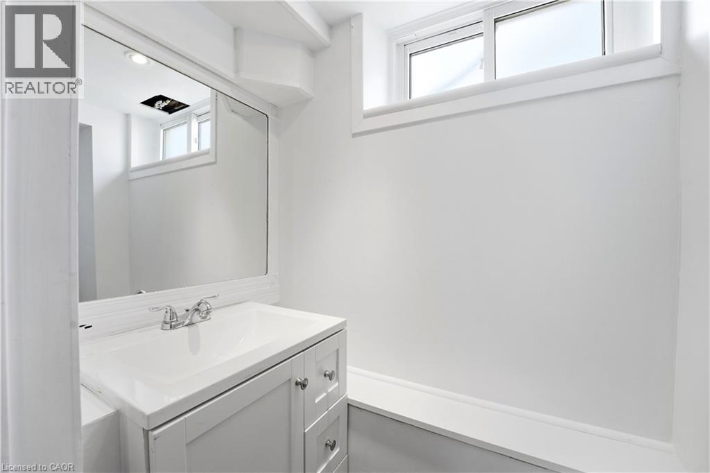 1110 EAGLE Street N, Cambridge, Ontario, N3H1C7 — Photo 12