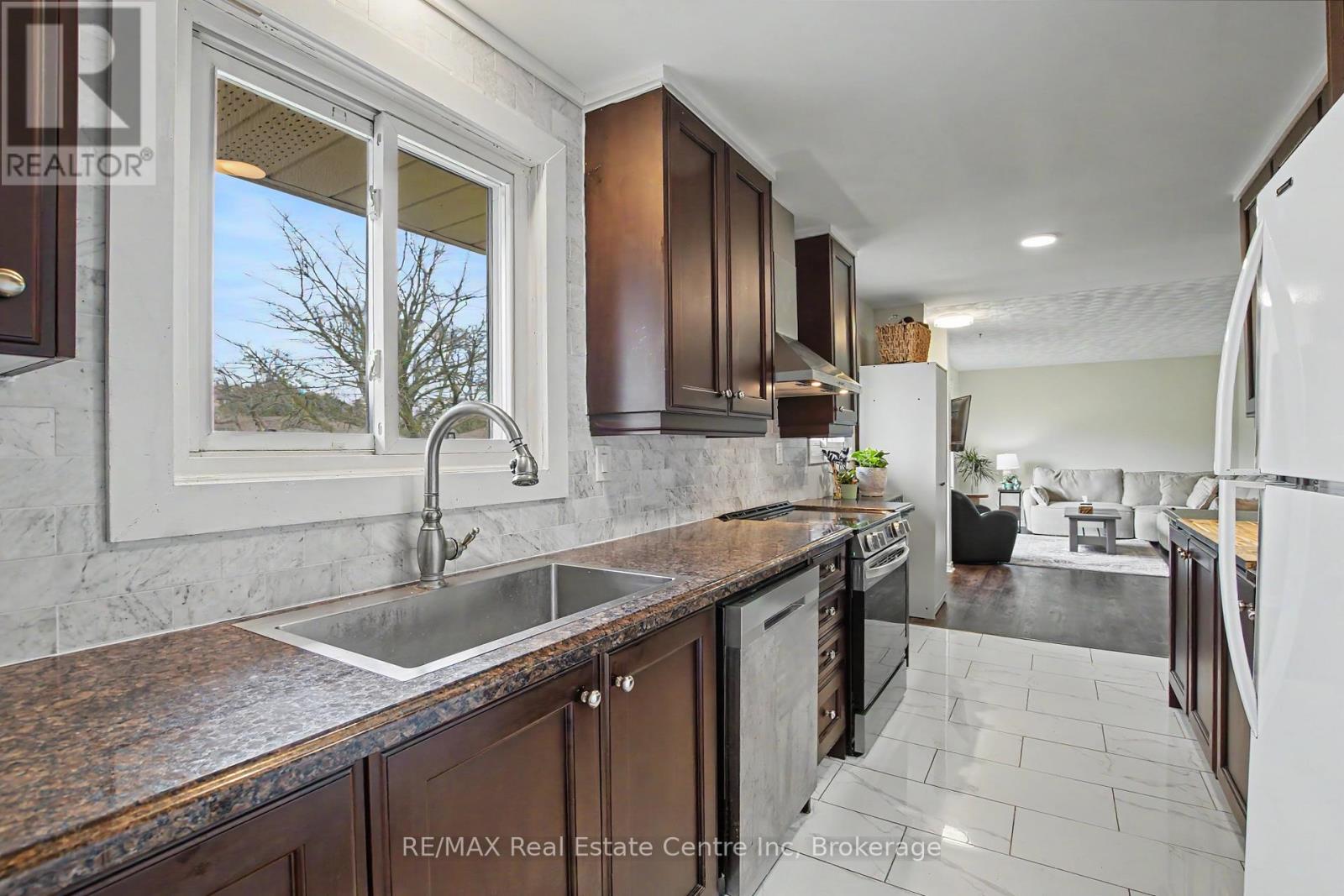 5 ERIC COURT, Guelph (Grange Road), Ontario, N1E3Y9 — Photo 5