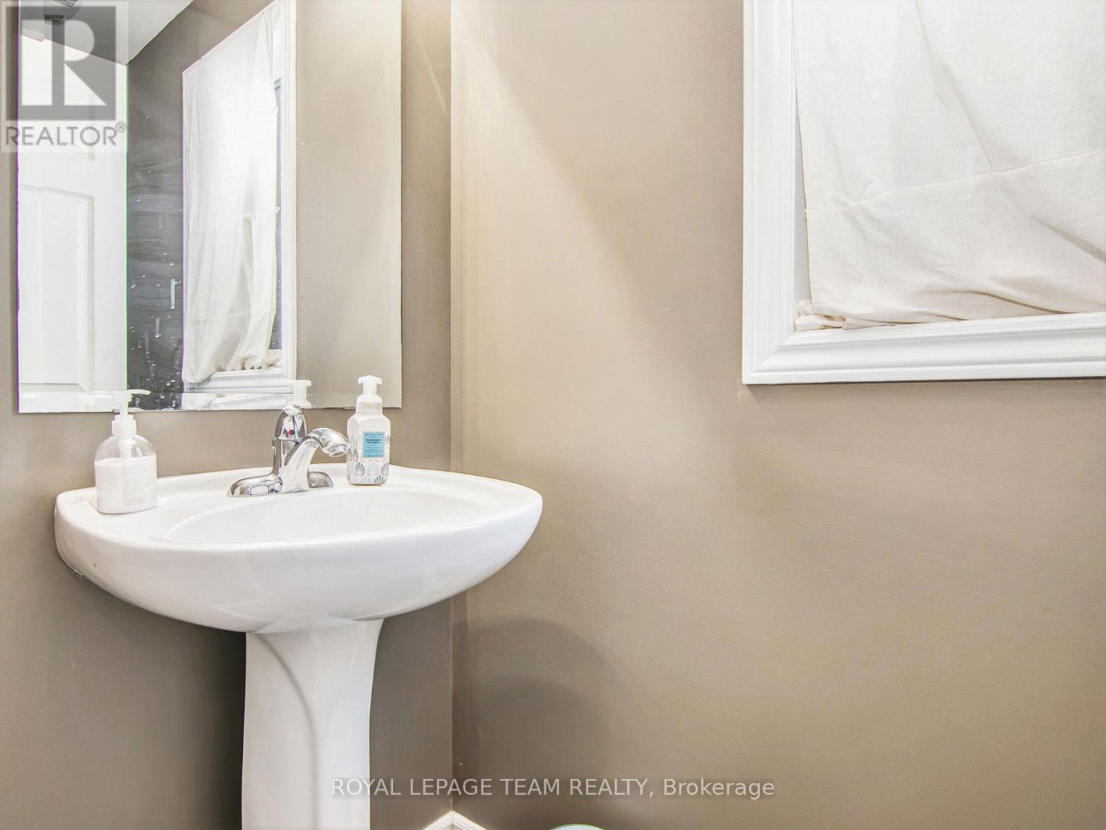 330 FORESTBROOK STREET, Ottawa, Ontario, K2K0B9 — Photo 11