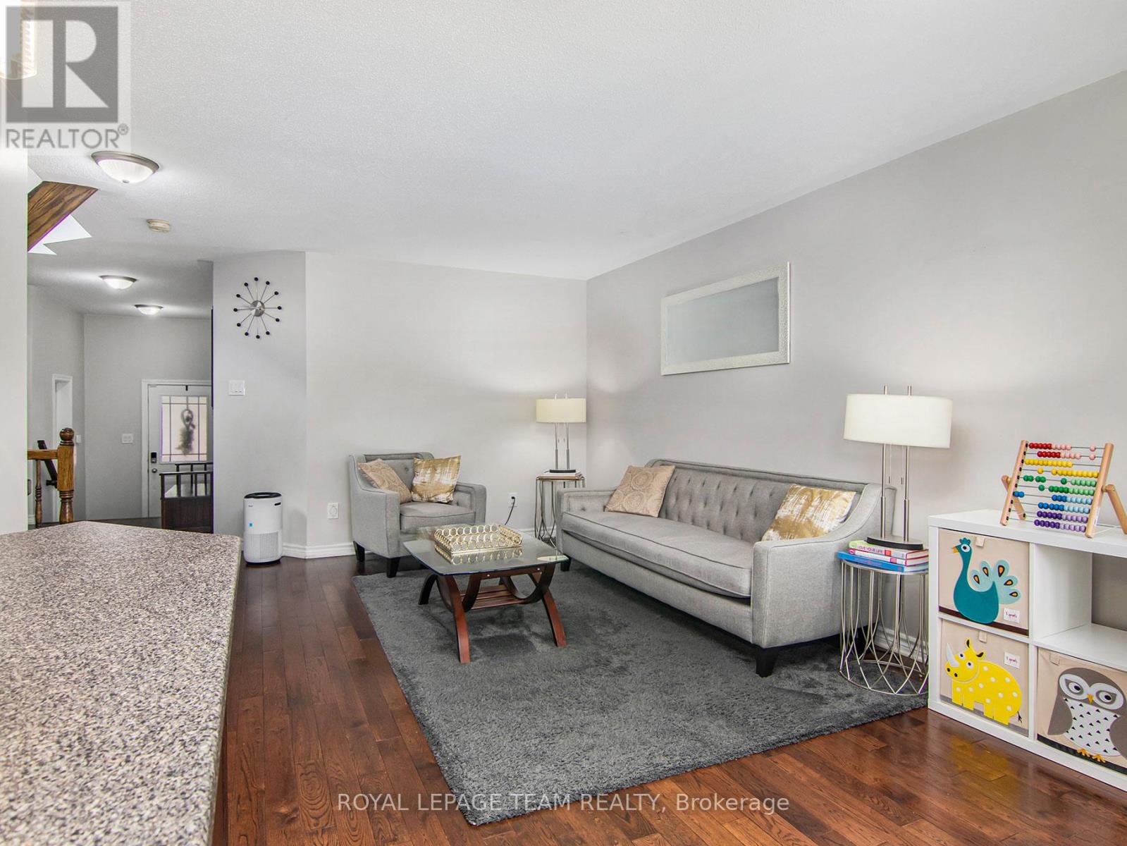 330 FORESTBROOK STREET, Ottawa, Ontario, K2K0B9 — Photo 5