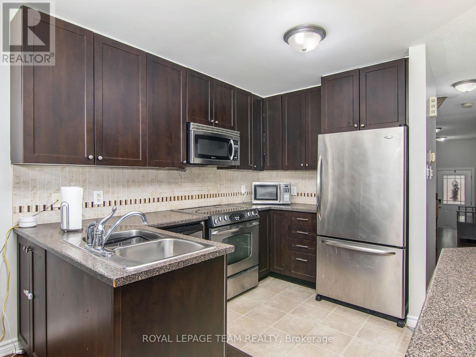 330 FORESTBROOK STREET, Ottawa, Ontario, K2K0B9 — Photo 8