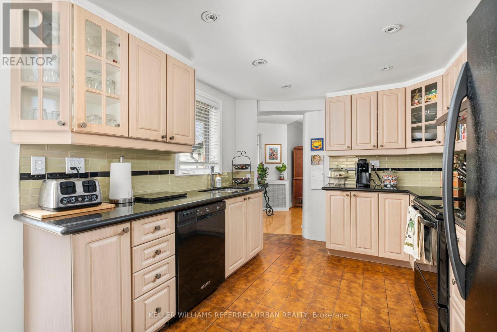 10 LANDOUR AVENUE, Toronto (Keelesdale-Eglinton West), Ontario, M6M4J4 — Photo 19