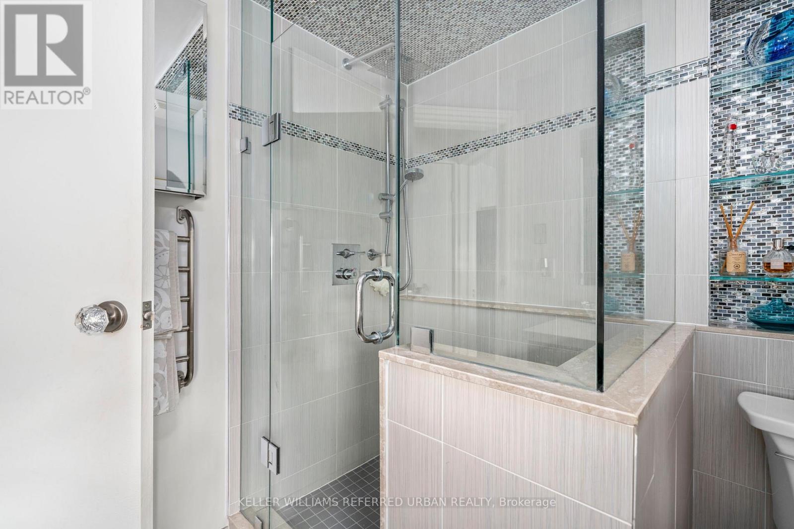 10 LANDOUR AVENUE, Toronto (Keelesdale-Eglinton West), Ontario, M6M4J4 — Photo 35