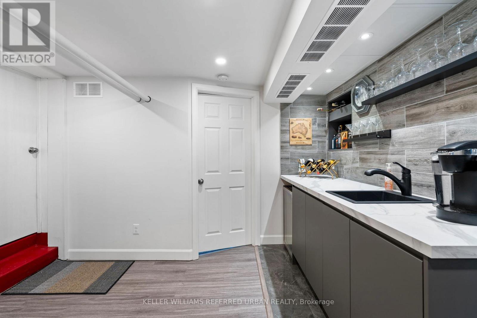 10 LANDOUR AVENUE, Toronto (Keelesdale-Eglinton West), Ontario, M6M4J4 — Photo 37