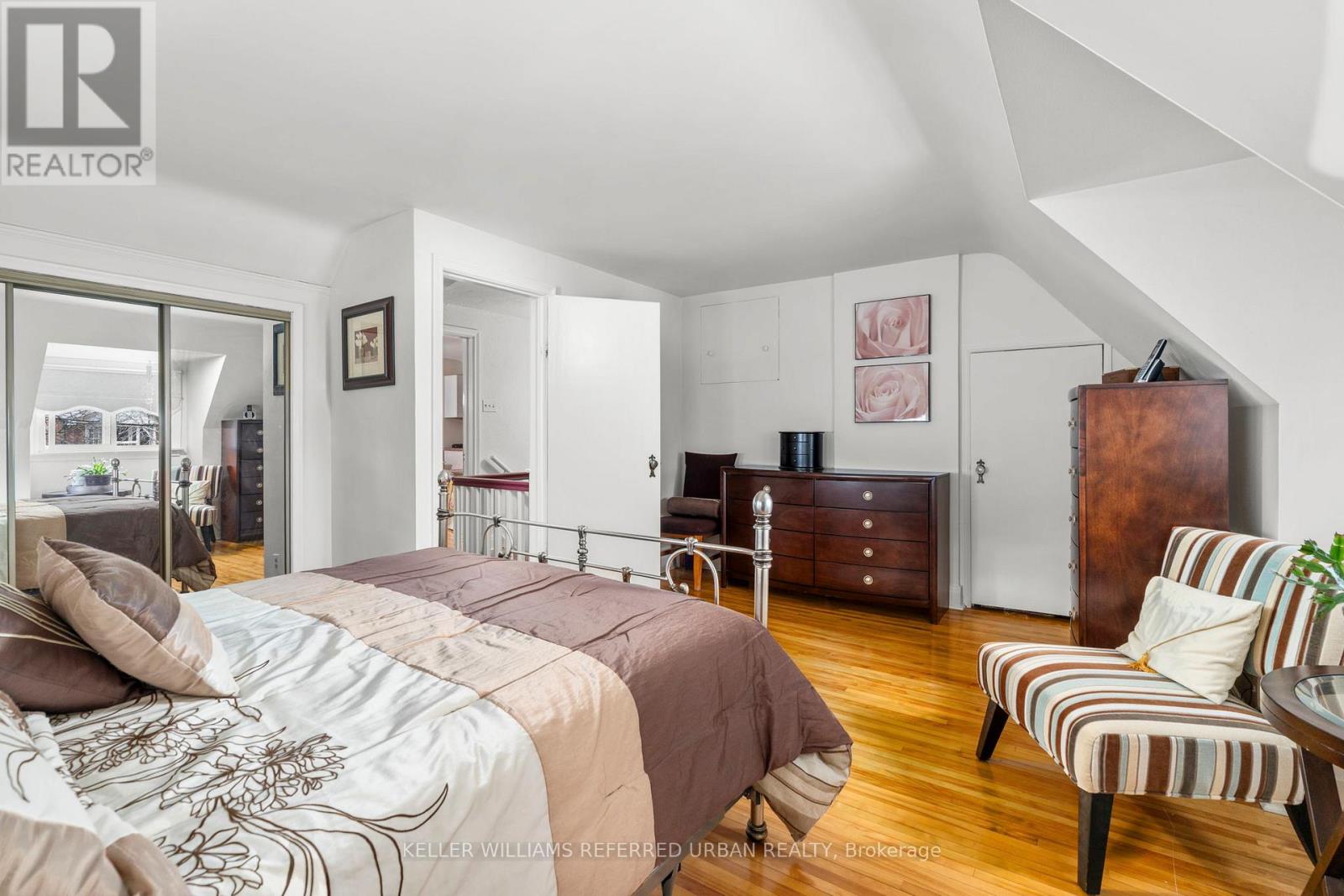 10 LANDOUR AVENUE, Toronto (Keelesdale-Eglinton West), Ontario, M6M4J4 — Photo 7