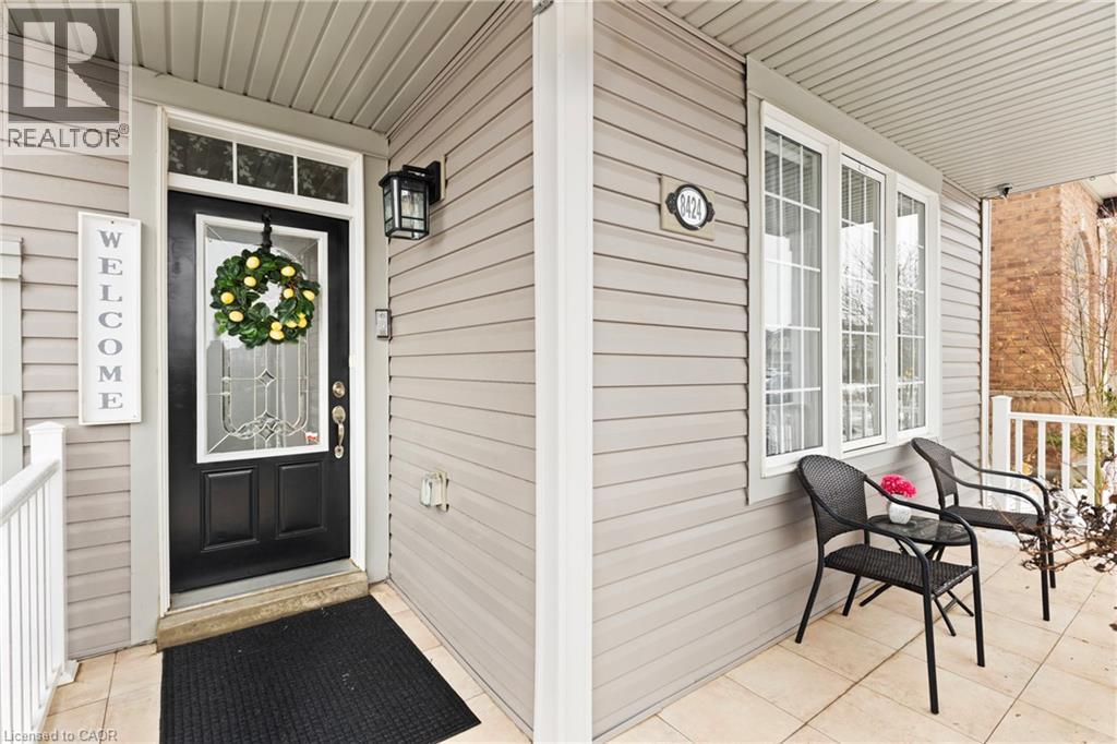 8424 MULBERRY Drive, Niagara Falls, Ontario, L2H0K4 — Photo 2