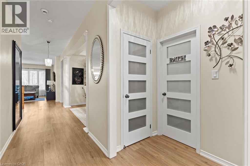 8424 MULBERRY Drive, Niagara Falls, Ontario, L2H0K4 — Photo 4