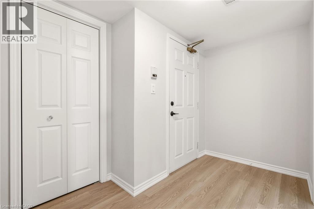 1820 WALKERS Line Unit# 213, Burlington, Ontario, L7M4V4 — Photo 21