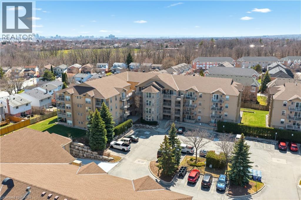 1820 WALKERS Line Unit# 213, Burlington, Ontario, L7M4V4 — Photo 23