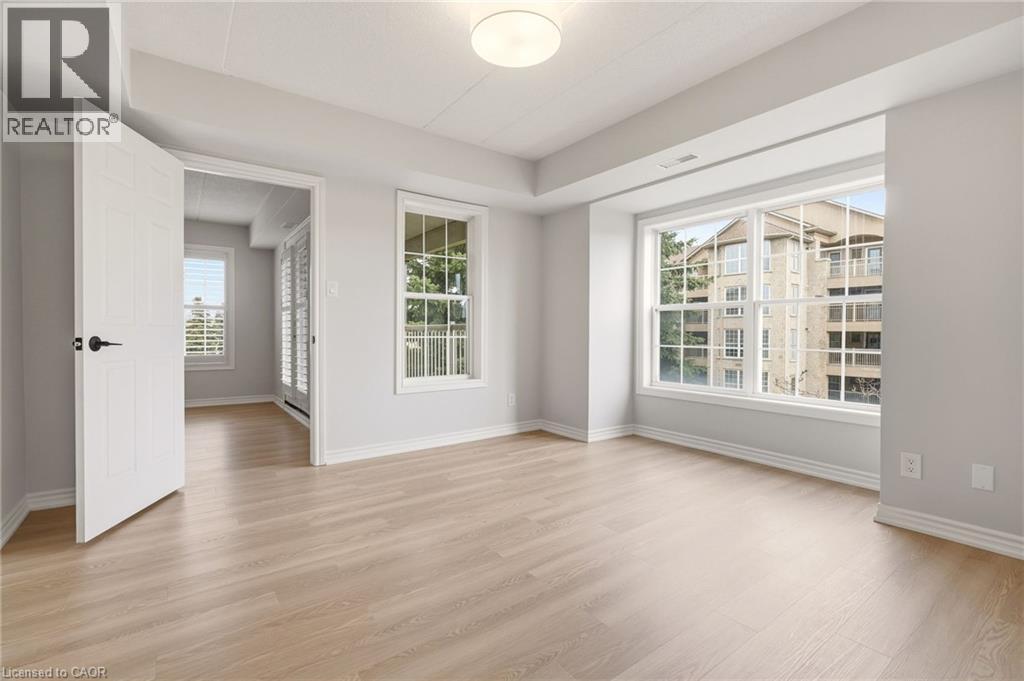 1820 WALKERS Line Unit# 213, Burlington, Ontario, L7M4V4 — Photo 5