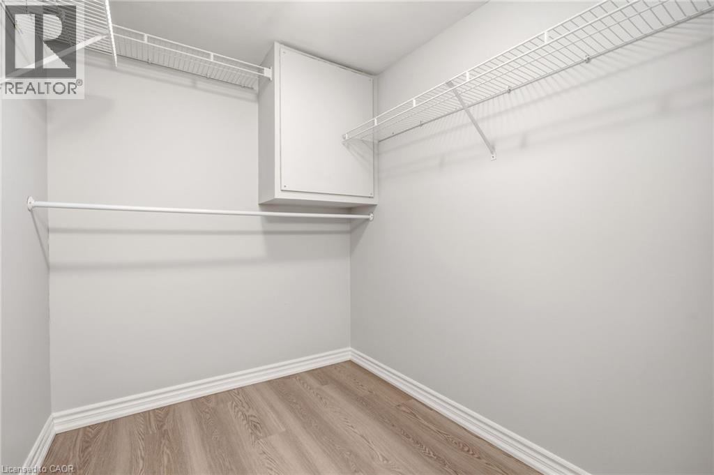 1820 WALKERS Line Unit# 213, Burlington, Ontario, L7M4V4 — Photo 7