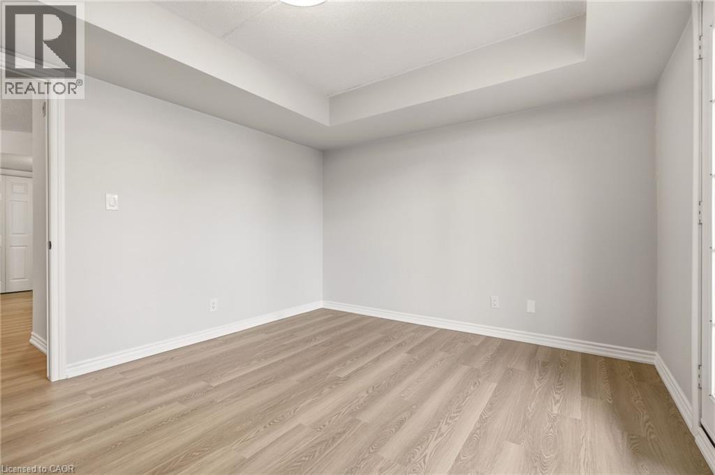 1820 WALKERS Line Unit# 213, Burlington, Ontario, L7M4V4 — Photo 8