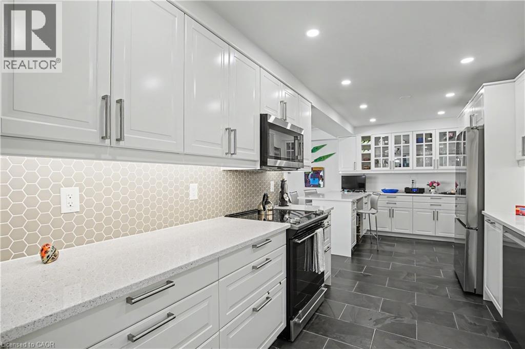 2121 LAKESHORE Road Unit# 405, Burlington, Ontario, L7R1C9 — Photo 32