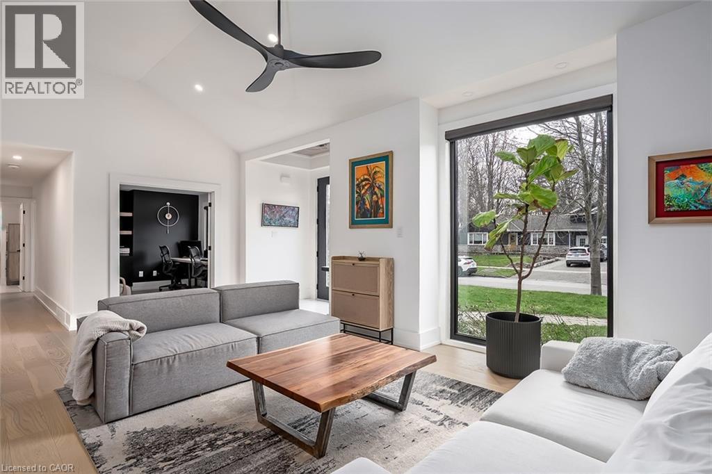 327 GOODRAM Drive, Burlington, Ontario, L7L2J9 — Photo 10