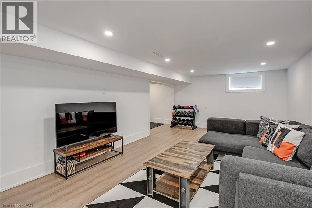 327 GOODRAM Drive, Burlington, Ontario, L7L2J9 — Photo 12