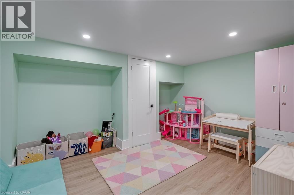 327 GOODRAM Drive, Burlington, Ontario, L7L2J9 — Photo 31