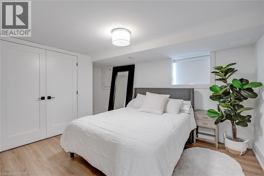 327 GOODRAM Drive, Burlington, Ontario, L7L2J9 — Photo 38