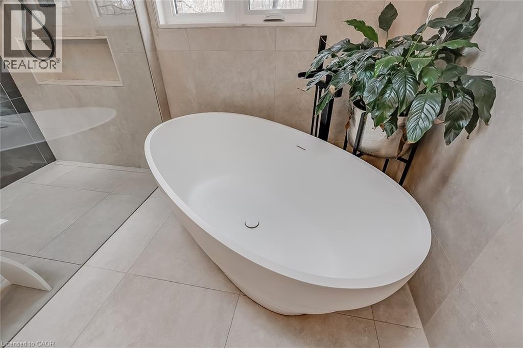 327 GOODRAM Drive, Burlington, Ontario, L7L2J9 — Photo 40