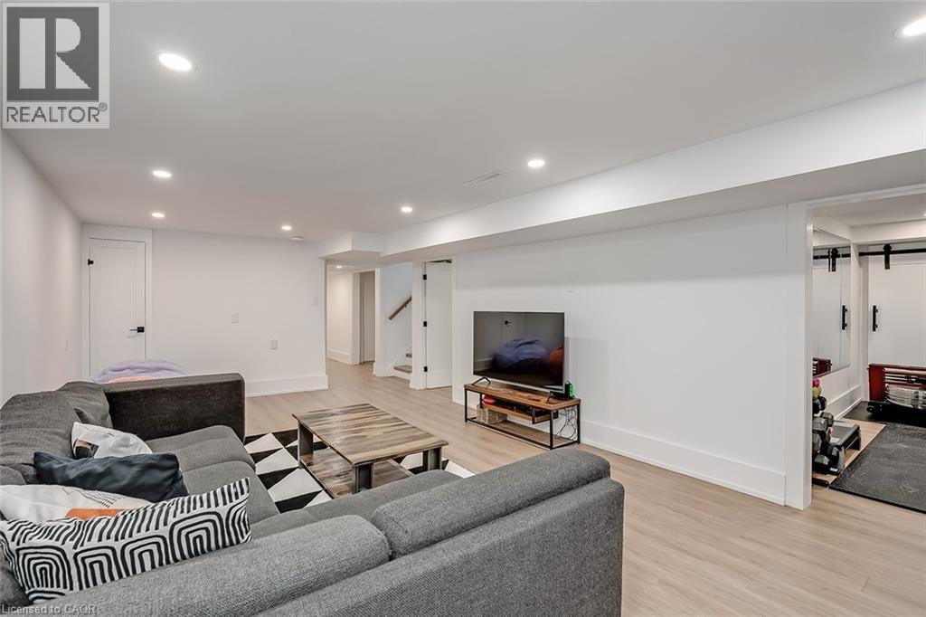327 GOODRAM Drive, Burlington, Ontario, L7L2J9 — Photo 44