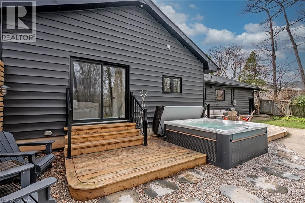 327 GOODRAM Drive, Burlington, Ontario, L7L2J9 — Photo 5