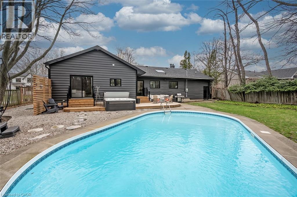 327 GOODRAM Drive, Burlington, Ontario, L7L2J9 — Photo 8