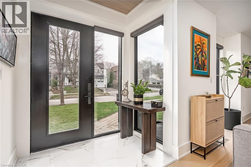 327 GOODRAM Drive, Burlington, Ontario, L7L2J9 — Photo 9