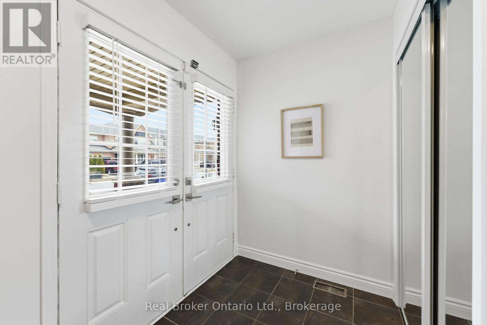 910 VICKERMAN WAY, Milton (CO Coates), Ontario, L9T0K5 — Photo 4
