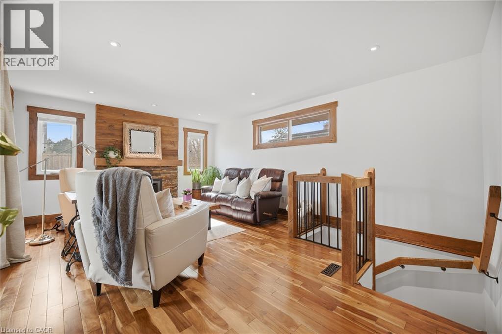 188 WHITE PINES Drive, Burlington, Ontario, L7L4E4 — Photo 14