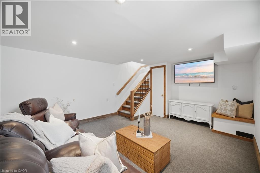 188 WHITE PINES Drive, Burlington, Ontario, L7L4E4 — Photo 17