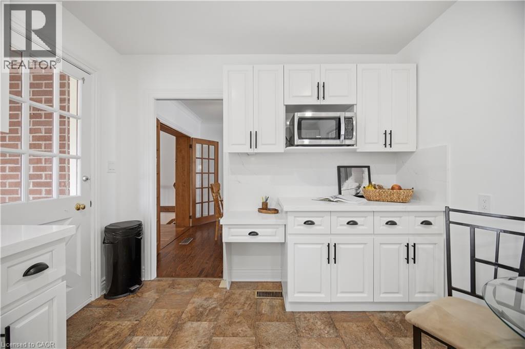 188 WHITE PINES Drive, Burlington, Ontario, L7L4E4 — Photo 20