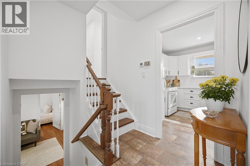 188 WHITE PINES Drive, Burlington, Ontario, L7L4E4 — Photo 23