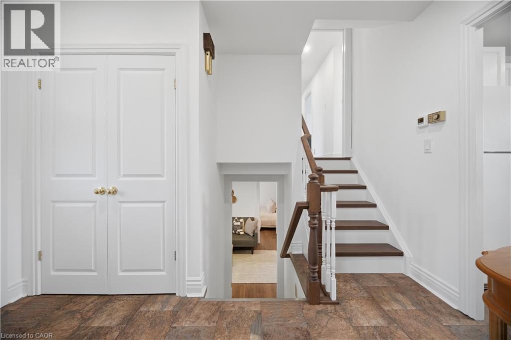 188 WHITE PINES Drive, Burlington, Ontario, L7L4E4 — Photo 33