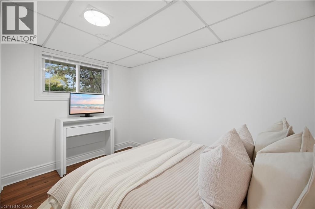 188 WHITE PINES Drive, Burlington, Ontario, L7L4E4 — Photo 36