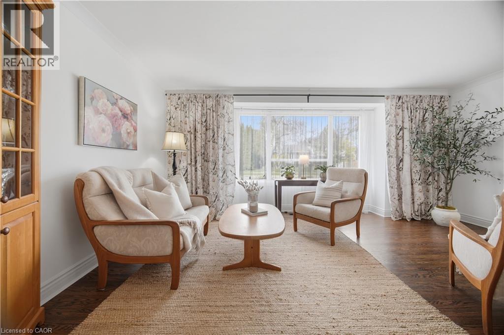 188 WHITE PINES Drive, Burlington, Ontario, L7L4E4 — Photo 7