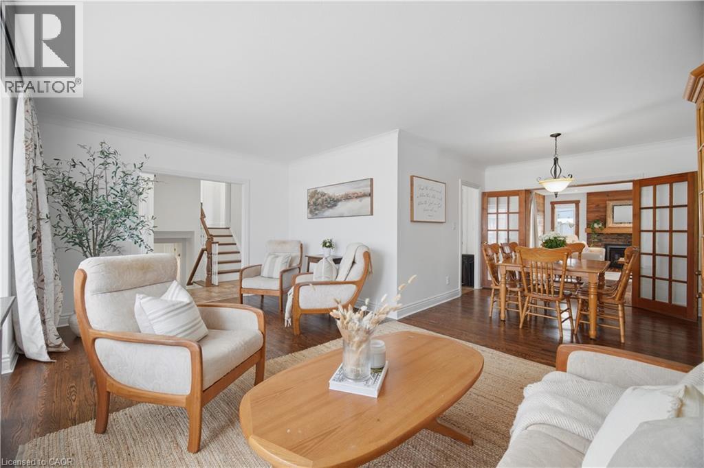 188 WHITE PINES Drive, Burlington, Ontario, L7L4E4 — Photo 8