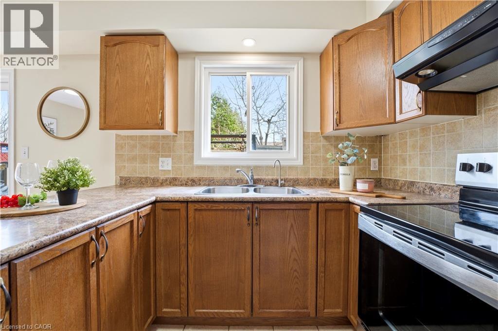 87 RALGREEN Crescent, Kitchener, Ontario, N2M1V1 — Photo 10