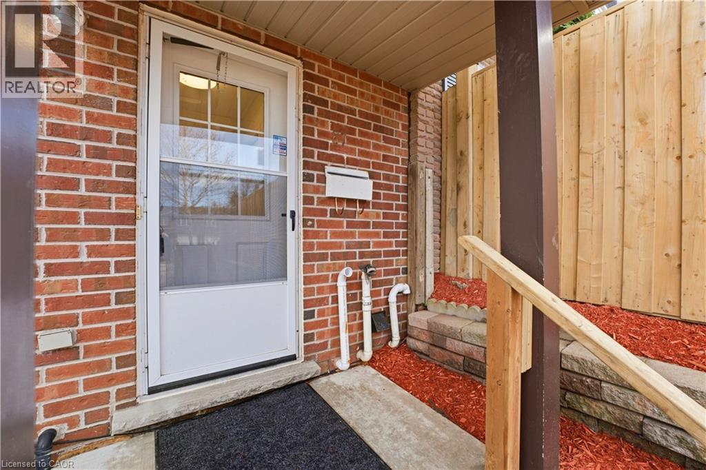 87 RALGREEN Crescent, Kitchener, Ontario, N2M1V1 — Photo 4