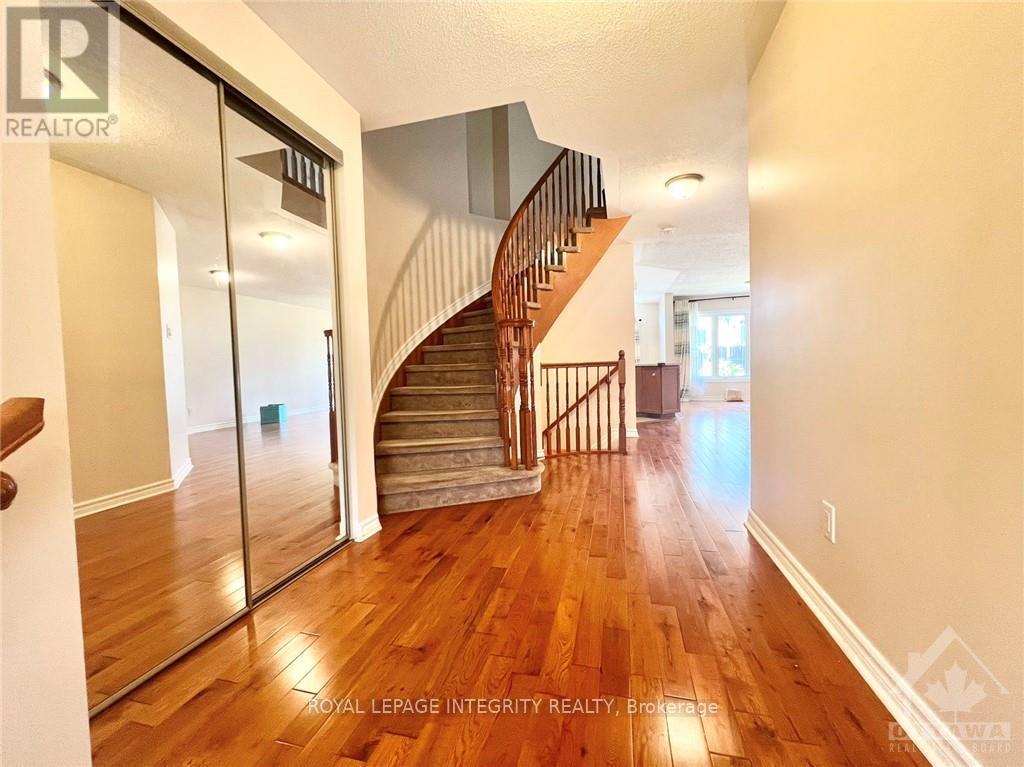 102 BRADY AVENUE, Ottawa, Ontario, K2K0B1 — Photo 5