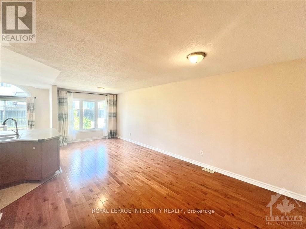 102 BRADY AVENUE, Ottawa, Ontario, K2K0B1 — Photo 7