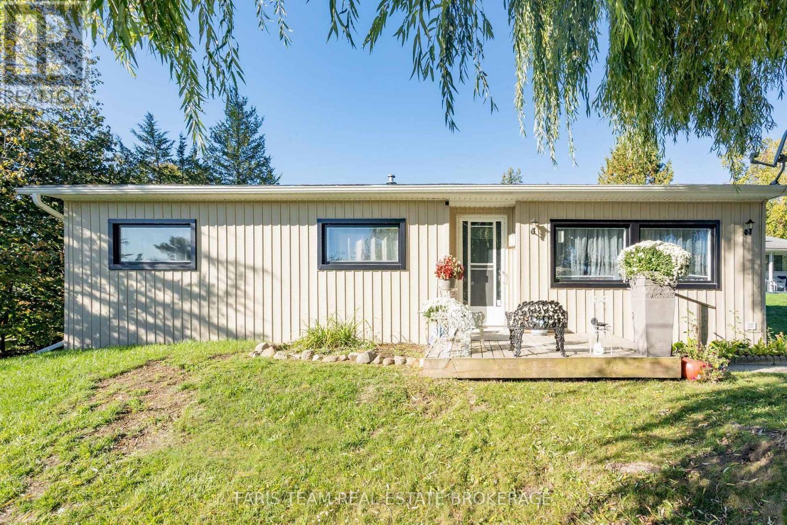 21 HAWTHORNE DRIVE, Innisfil, Ontario, L9S1P7 — Photo 2