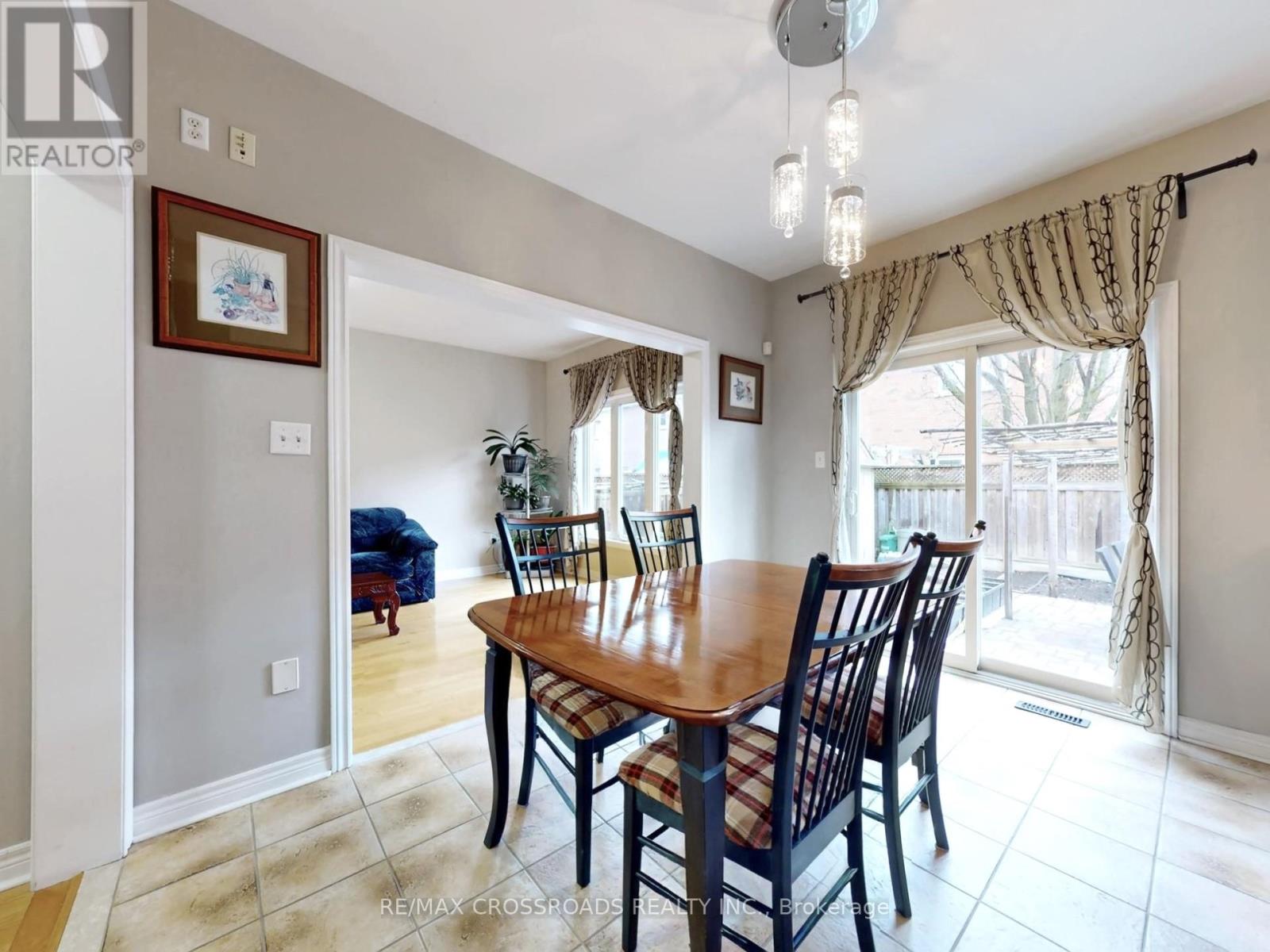 39 PANTANO DRIVE, Vaughan (Patterson), Ontario, L4J0A9 — Photo 6