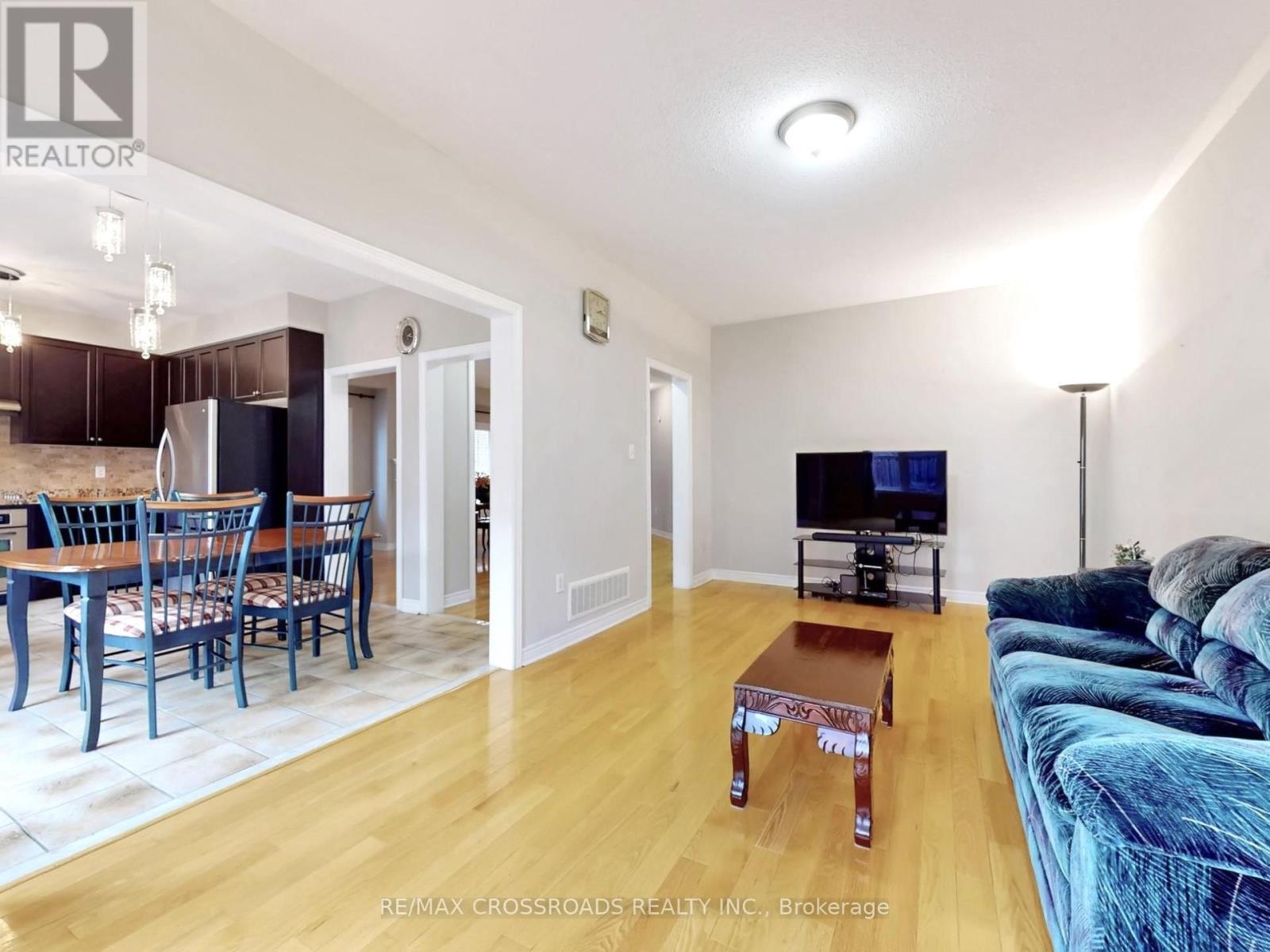 39 PANTANO DRIVE, Vaughan (Patterson), Ontario, L4J0A9 — Photo 8