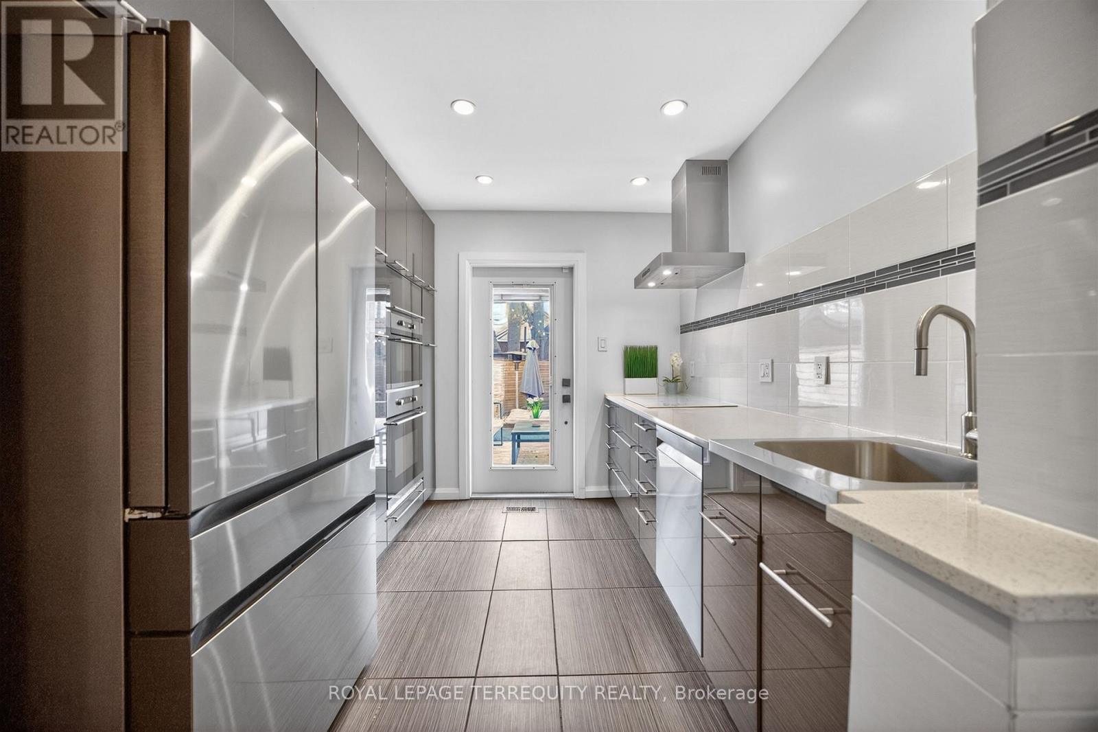 75 PRISCILLA AVENUE, Toronto (Runnymede-Bloor West Village), Ontario, M6S3W4 — Photo 18