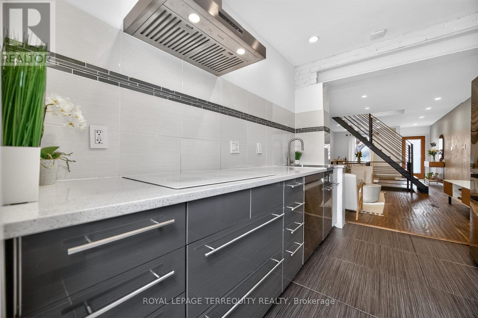 75 PRISCILLA AVENUE, Toronto (Runnymede-Bloor West Village), Ontario, M6S3W4 — Photo 19