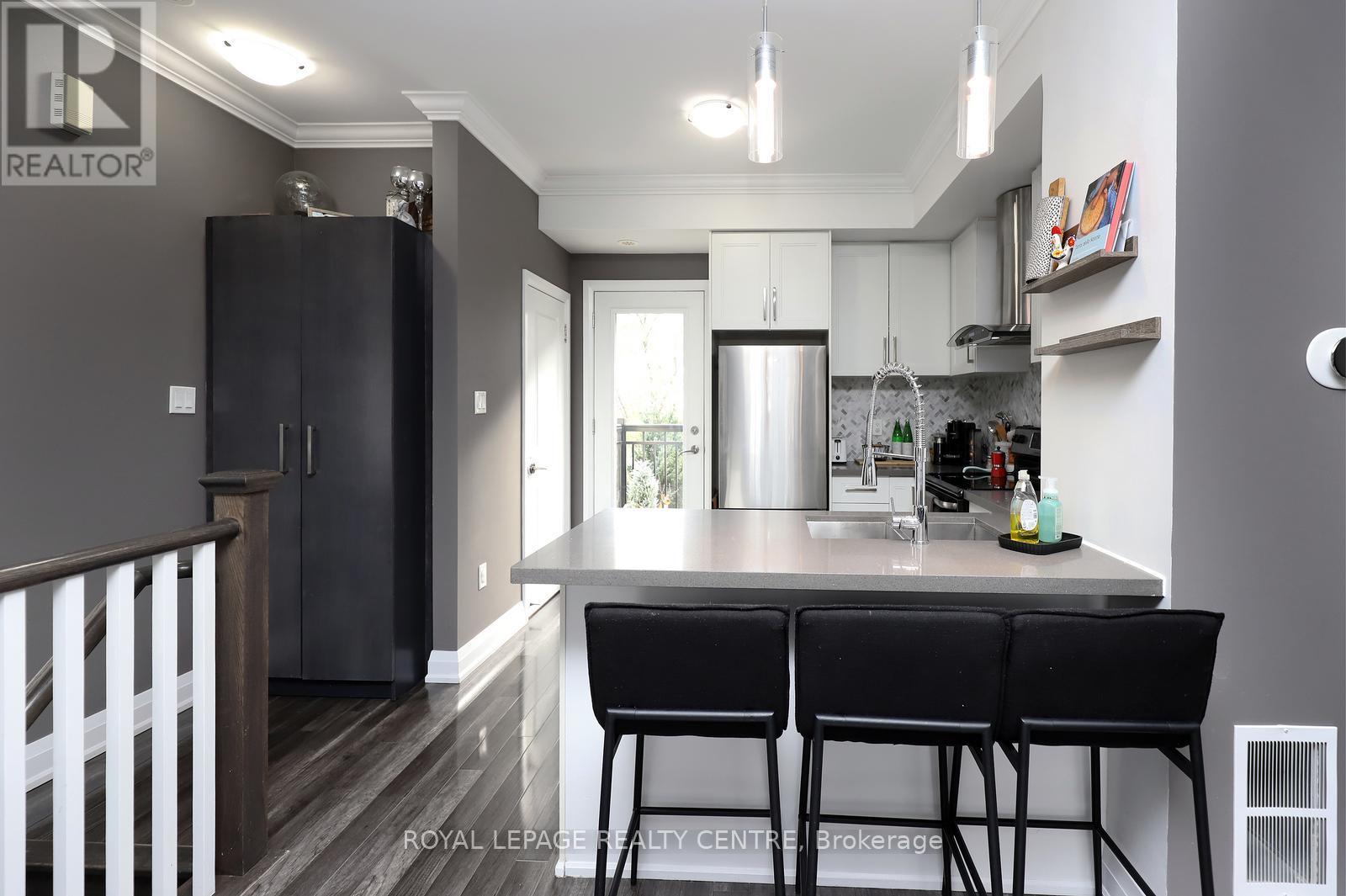 10 - 3077 CAWTHRA ROAD, Mississauga (Applewood), Ontario, L5A2X4 — Photo 10